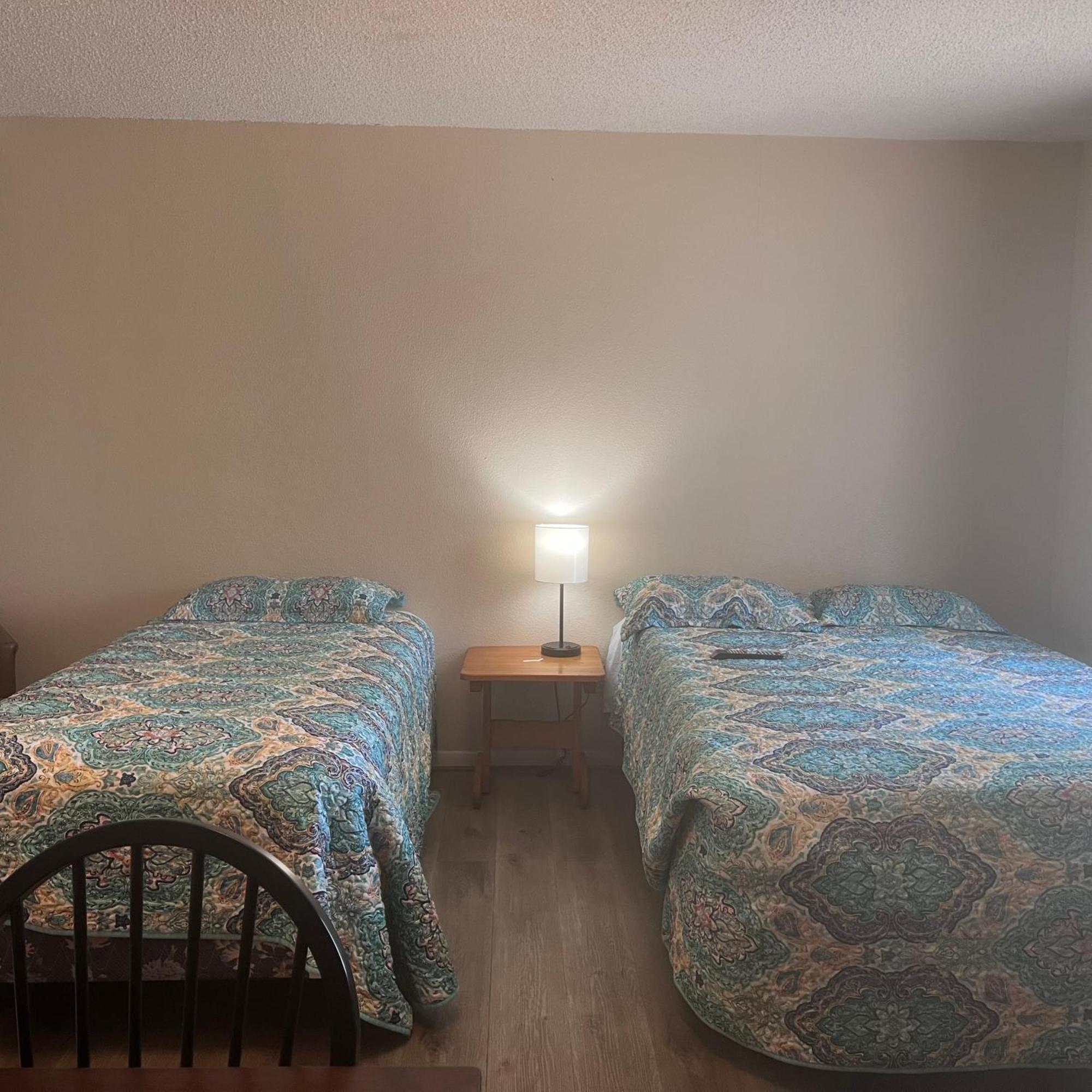Alpine Lakeside Motel Room Backside Hemphill Екстер'єр фото