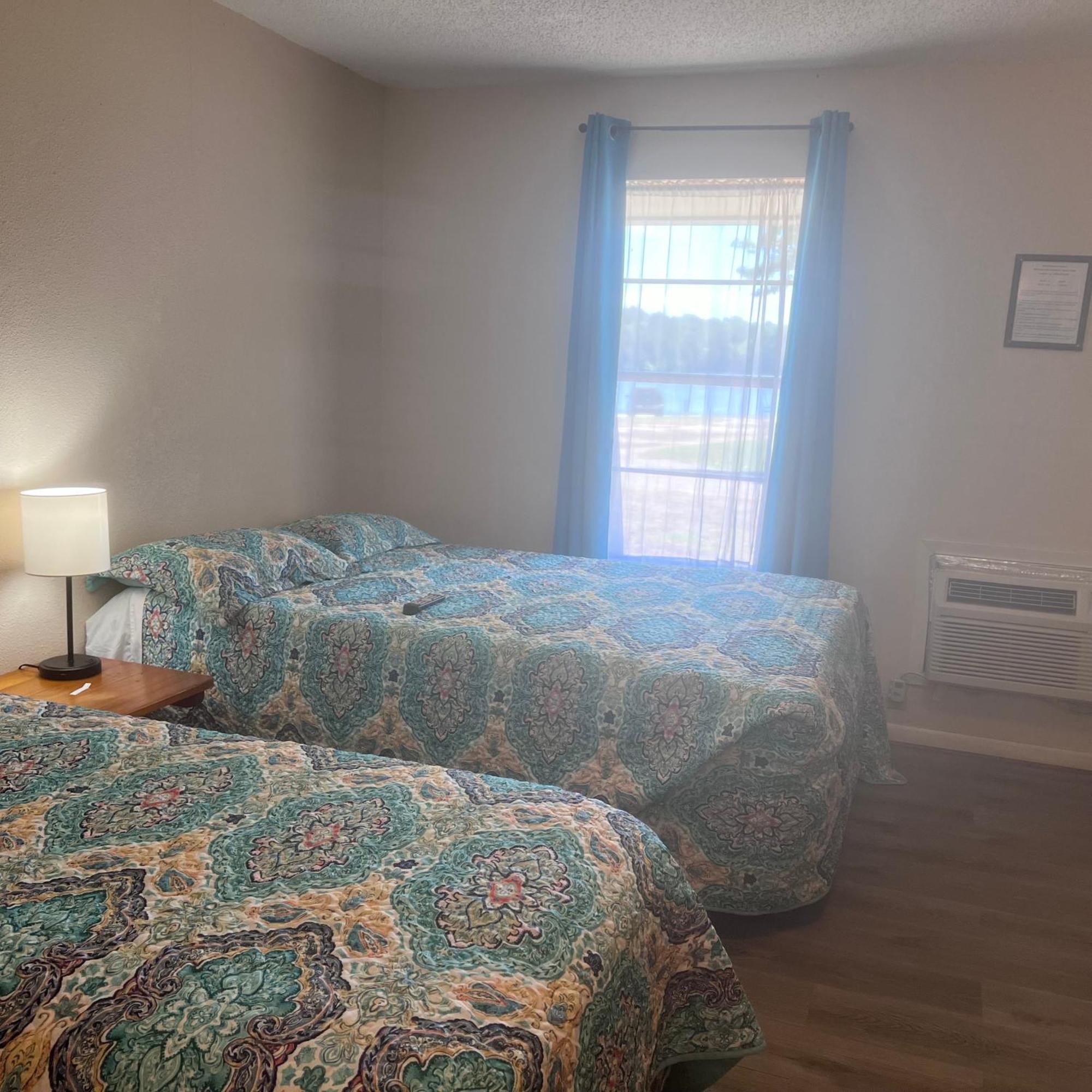 Alpine Lakeside Motel Room Backside Hemphill Екстер'єр фото